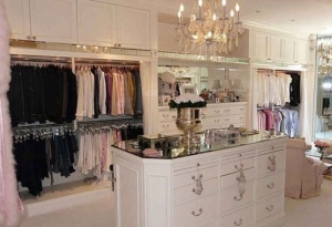 Sort Out Your Closet Sort Out Your Closet