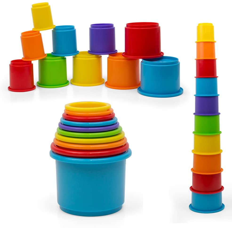 kids stacking cubes