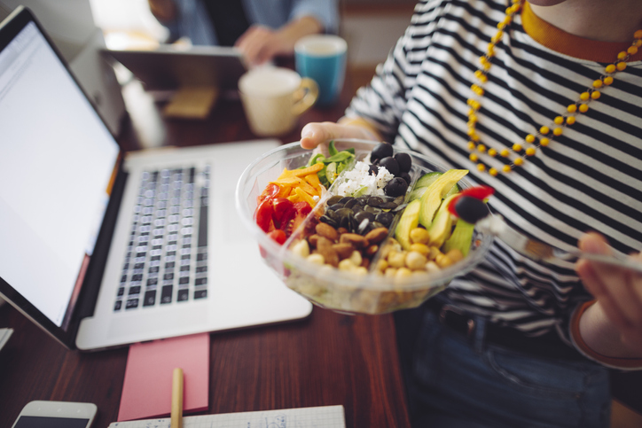5 Ways to Help Calm the Morning Rush 7 Lunch at the office