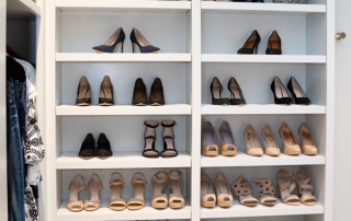 Shoe closet